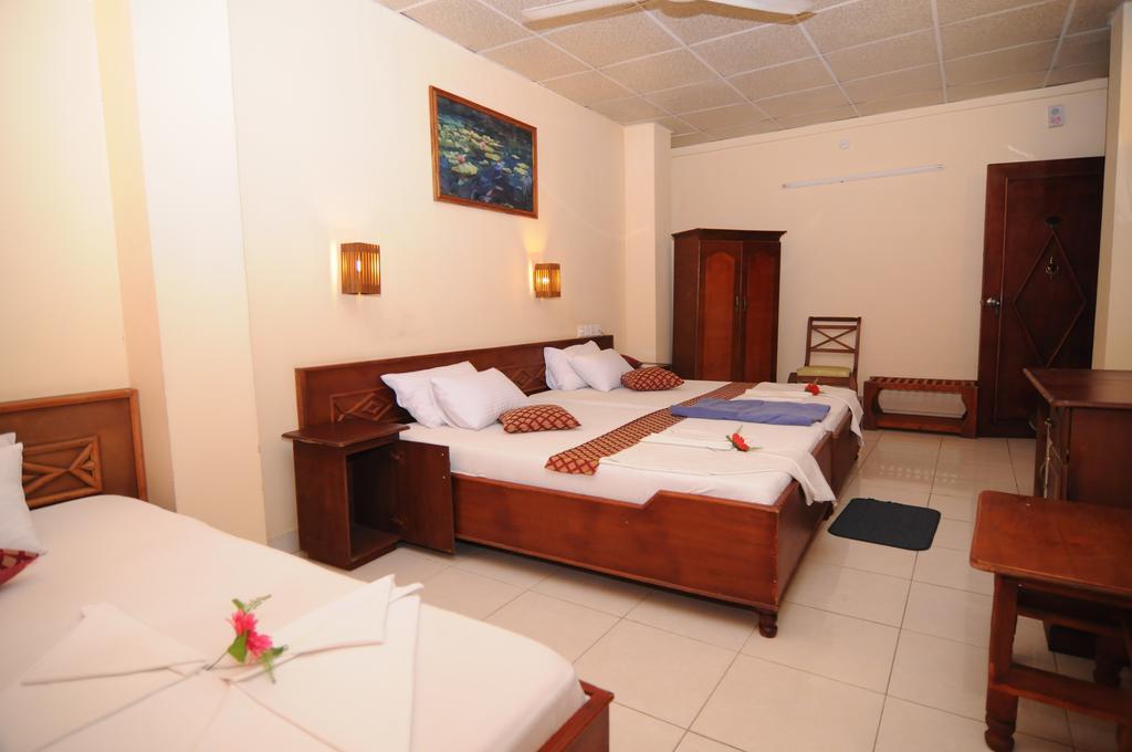 Brighten Hotel Colombo Exterior photo
