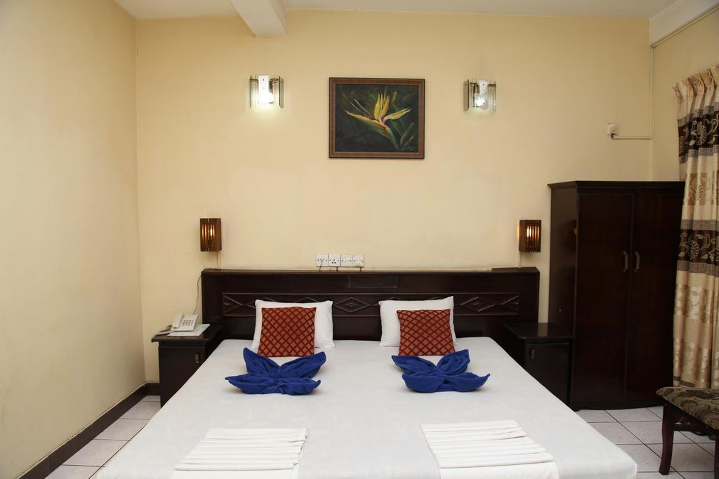 Brighten Hotel Colombo Exterior photo