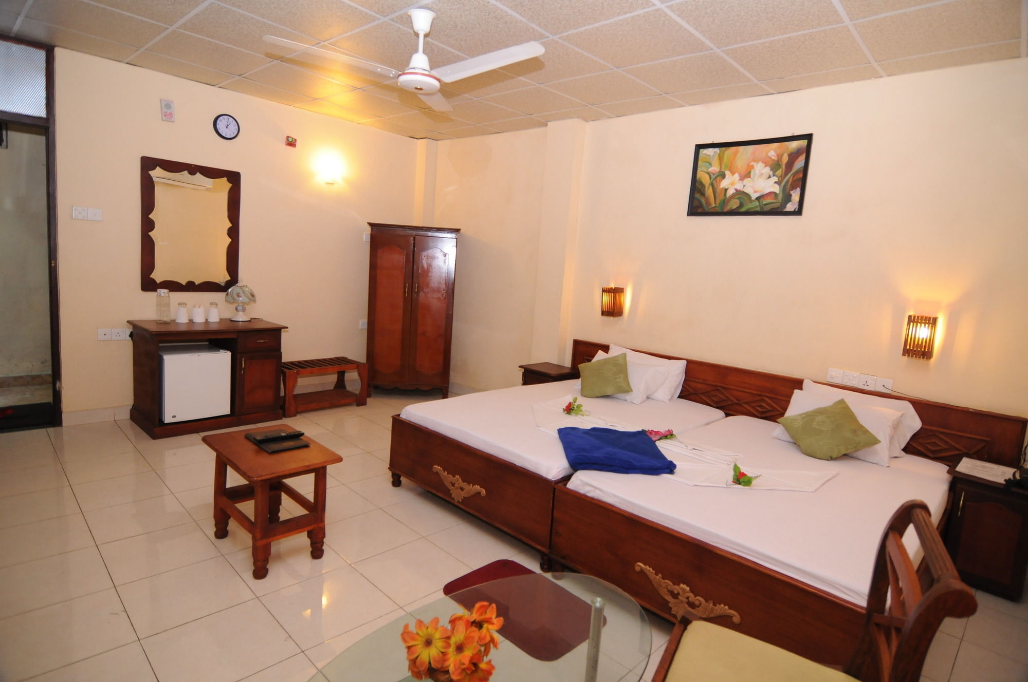 Brighten Hotel Colombo Exterior photo