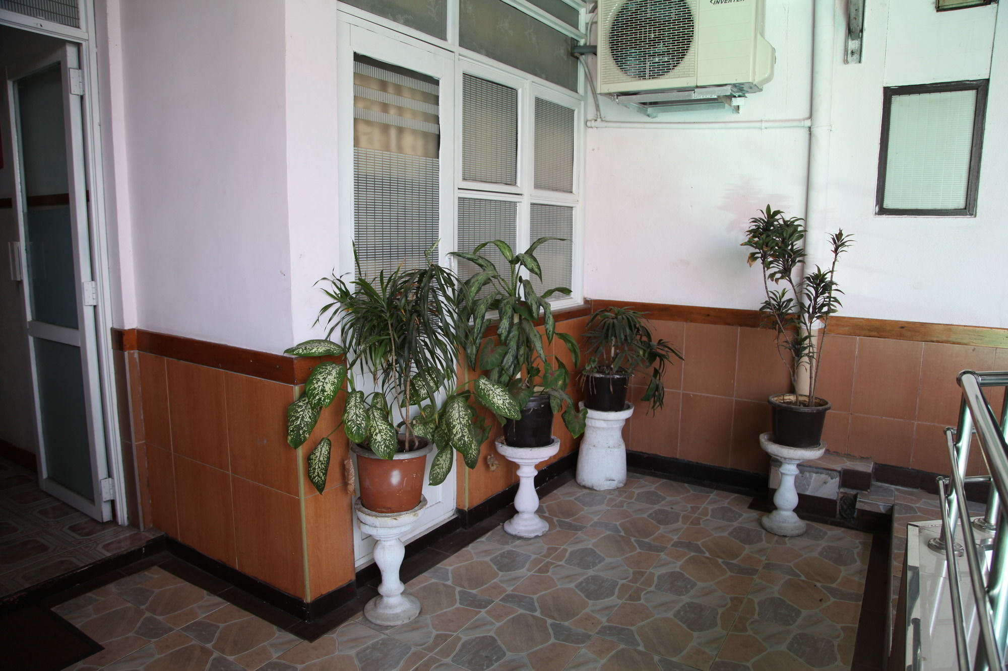Brighten Hotel Colombo Exterior photo